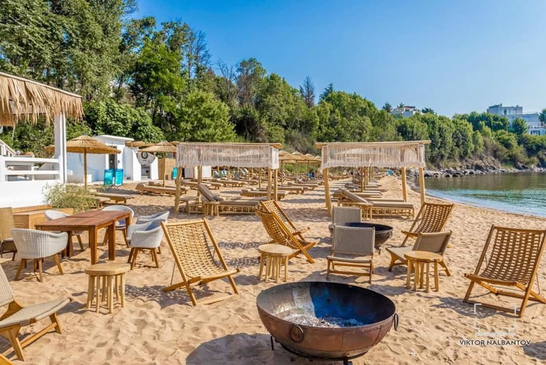 July'S Island Deluxe Apartment Chernomorets Exterior photo